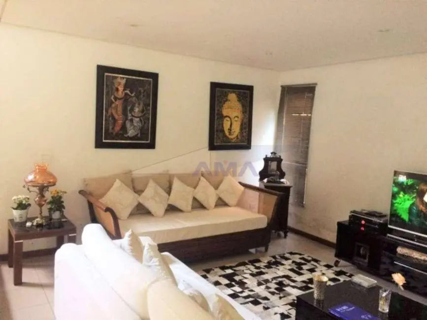 Foto 5 de Casa de Condomínio com 3 quartos à venda e para alugar, 844m2 em Vila Hortência, Cotia - SP