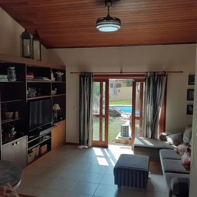 Foto 5 de Casa de Condomínio com 3 quartos à venda, 410m2 em Jardim Ipês, Cotia - SP