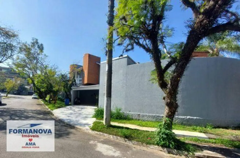 Casa de Condomínio com 4 quartos à venda, 597m2 em São Paulo II, Cotia - SP - imagem 3 Foto 3 de Casa de Condomínio com 4 quartos à venda, 597m2 em São Paulo II, Cotia - SP