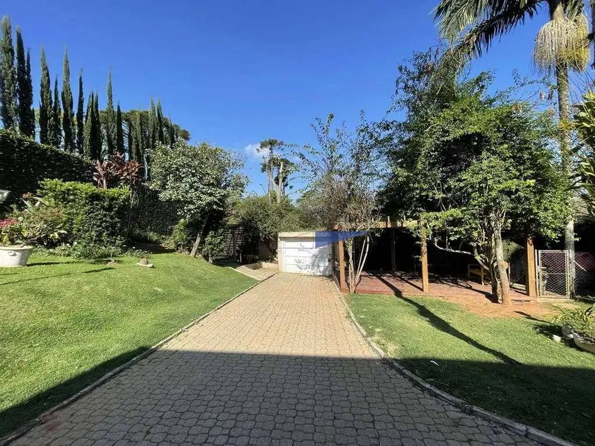 Casa com 5 quartos à venda, 1943m2 em Vila Santo Antônio, Cotia - SP - imagem 4 Foto 4 de Casa com 5 quartos à venda, 1943m2 em Vila Santo Antônio, Cotia - SP