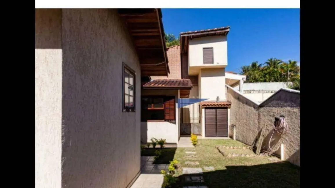 Casa de Condomínio com 3 quartos à venda, 600m2 em Chácara Roselândia, Cotia - SP - imagem 8 Foto 8 de Casa de Condomínio com 3 quartos à venda, 600m2 em Chácara Roselândia, Cotia - SP