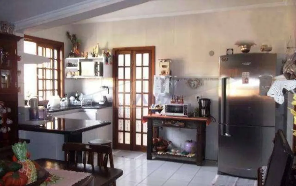 Casa de Condomínio com 3 quartos à venda, 1000m2 em Jardim do Golf I, Jandira - SP - imagem 9 Foto 9 de Casa de Condomínio com 3 quartos à venda, 1000m2 em Jardim do Golf I, Jandira - SP