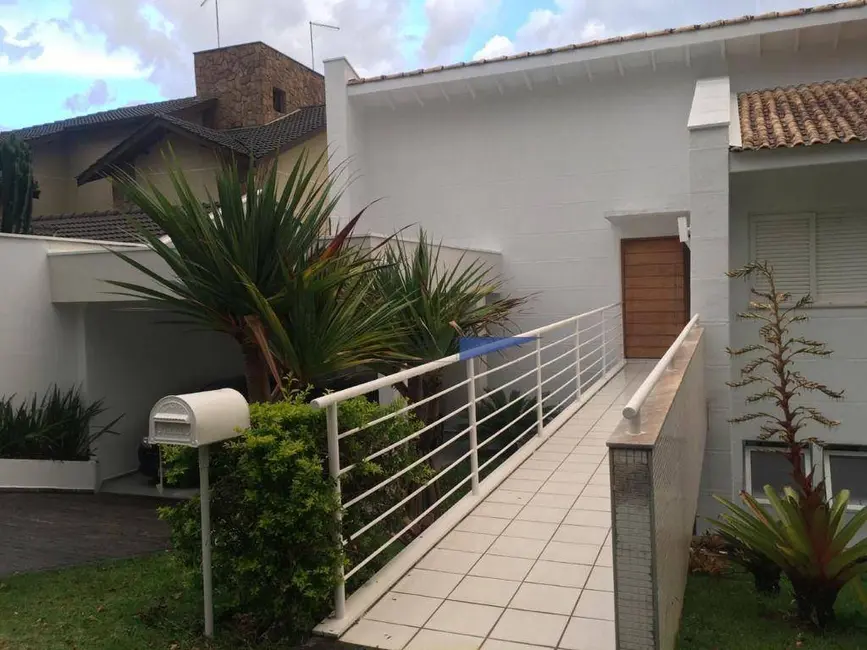 Foto 2 de Casa de Condomínio com 3 quartos à venda, 700m2 em Jardim do Golf I, Jandira - SP