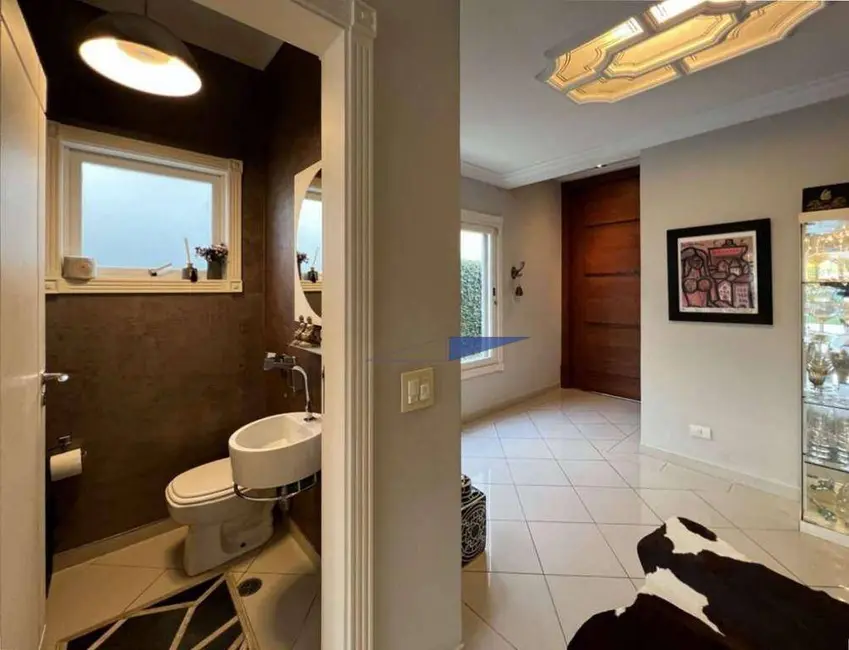 Casa com 4 quartos à venda, 828m2 em Vila Santo Antônio, Cotia - SP - imagem 5 Foto 5 de Casa com 4 quartos à venda, 828m2 em Vila Santo Antônio, Cotia - SP