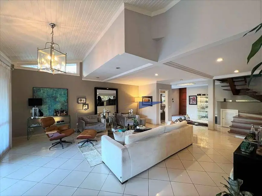 Casa com 4 quartos à venda, 828m2 em Vila Santo Antônio, Cotia - SP - imagem 7 Foto 7 de Casa com 4 quartos à venda, 828m2 em Vila Santo Antônio, Cotia - SP