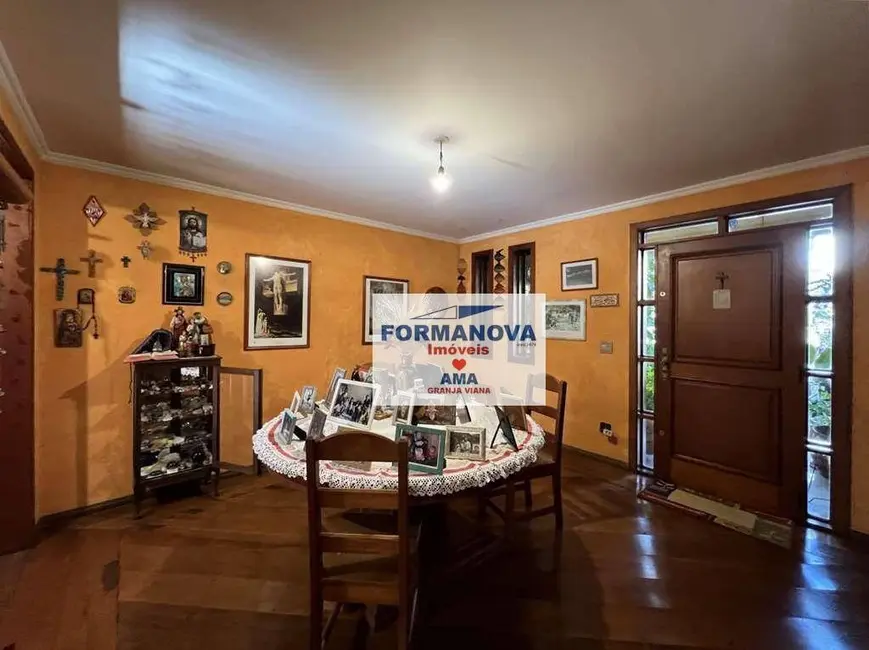 Casa de Condomínio com 4 quartos à venda, 485m2 em São Paulo II, Cotia - SP - imagem 5 Foto 5 de Casa de Condomínio com 4 quartos à venda, 485m2 em São Paulo II, Cotia - SP