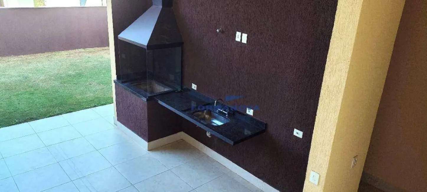 Foto 4 de Casa de Condomínio com 3 quartos à venda e para alugar, 250m2 em Chácara Ondas Verdes, Cotia - SP