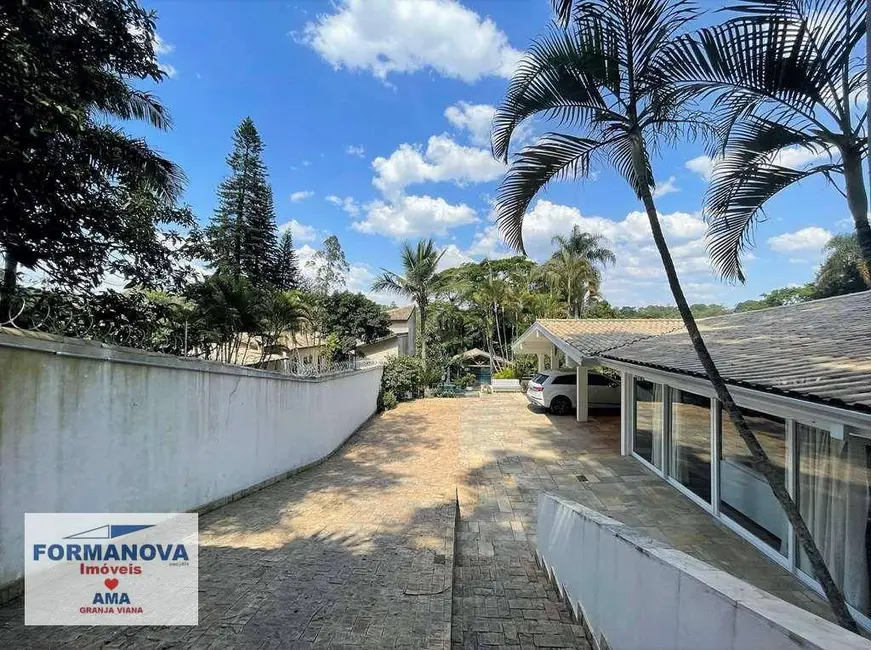 Casa com 4 quartos à venda, 2194m2 em Vila Santo Antônio, Cotia - SP - imagem 3 Foto 3 de Casa com 4 quartos à venda, 2194m2 em Vila Santo Antônio, Cotia - SP