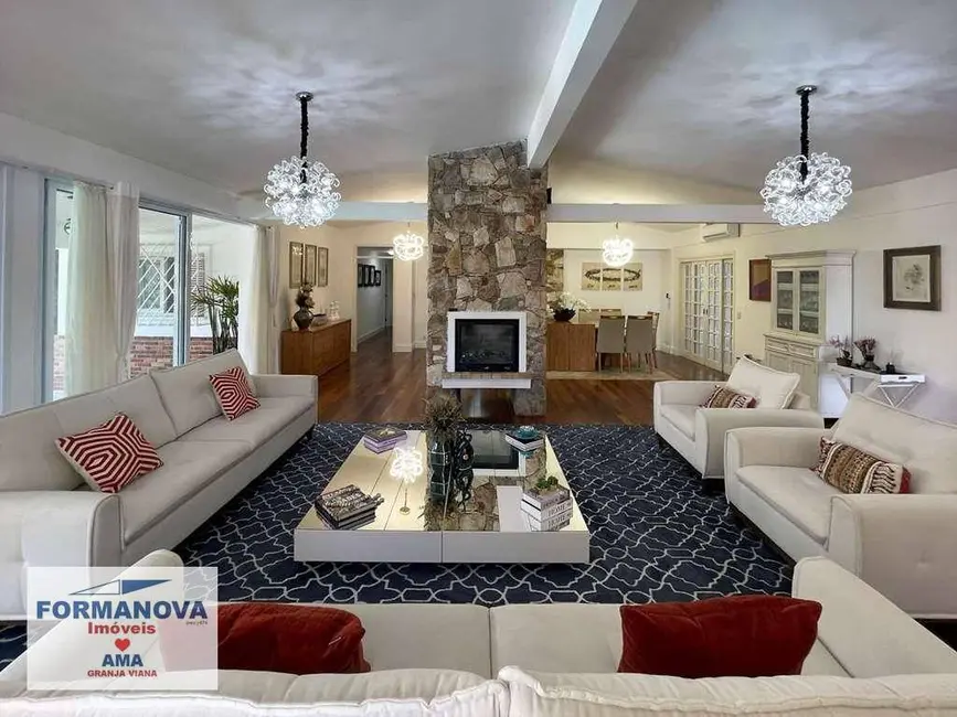 Casa com 4 quartos à venda, 2194m2 em Vila Santo Antônio, Cotia - SP - imagem 9 Foto 9 de Casa com 4 quartos à venda, 2194m2 em Vila Santo Antônio, Cotia - SP