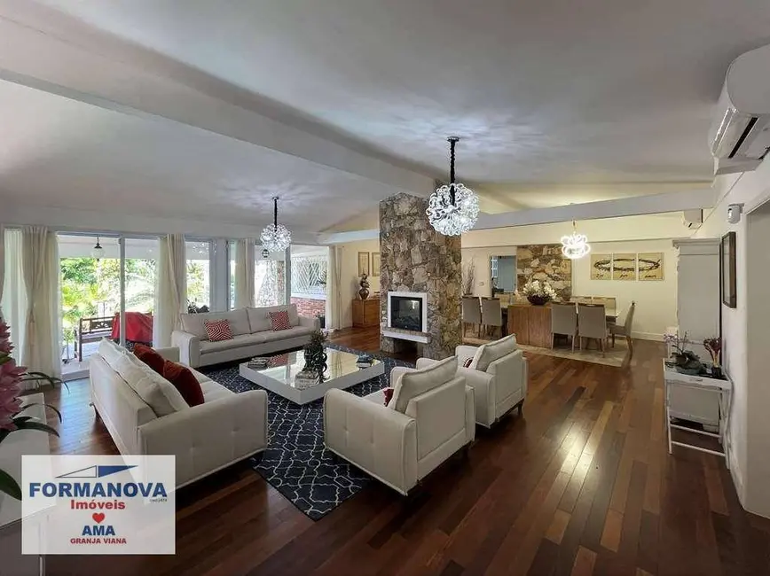 Casa com 4 quartos à venda, 2194m2 em Vila Santo Antônio, Cotia - SP - imagem 7 Foto 7 de Casa com 4 quartos à venda, 2194m2 em Vila Santo Antônio, Cotia - SP