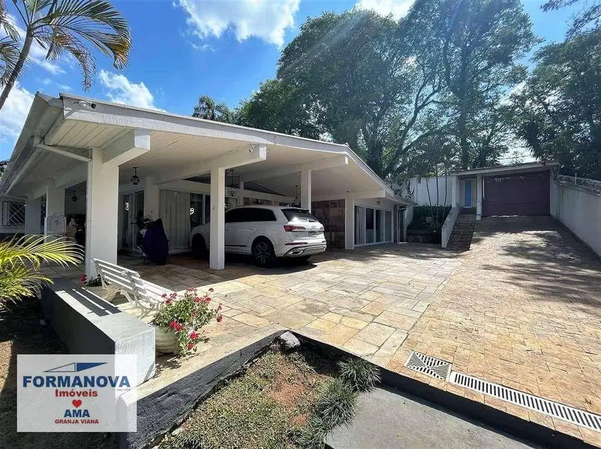 Casa com 4 quartos à venda, 2194m2 em Vila Santo Antônio, Cotia - SP - imagem 4 Foto 4 de Casa com 4 quartos à venda, 2194m2 em Vila Santo Antônio, Cotia - SP