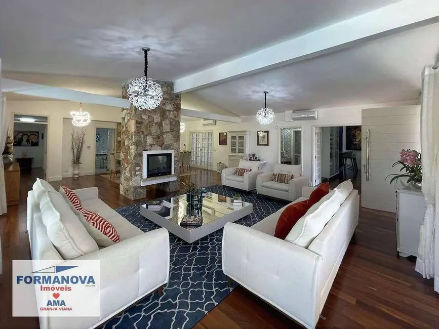 Casa com 4 quartos à venda, 2194m2 em Vila Santo Antônio, Cotia - SP - imagem 8 Foto 8 de Casa com 4 quartos à venda, 2194m2 em Vila Santo Antônio, Cotia - SP