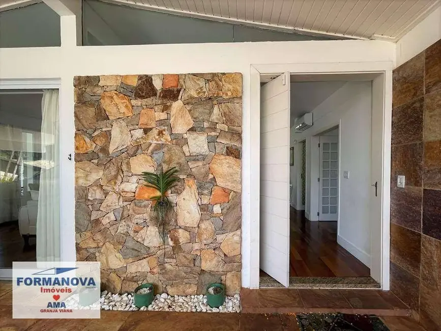 Casa com 4 quartos à venda, 2194m2 em Vila Santo Antônio, Cotia - SP - imagem 6 Foto 6 de Casa com 4 quartos à venda, 2194m2 em Vila Santo Antônio, Cotia - SP