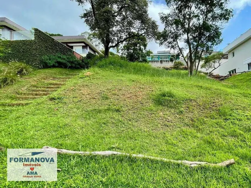 Foto 1 de Terreno / Lote à venda, 700m2 em Embu Das Artes - SP