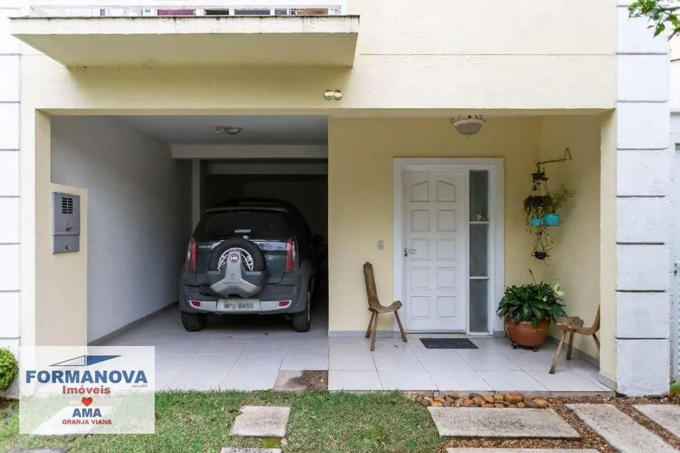 Foto 2 de Casa de Condomínio com 3 quartos à venda, 226m2 em Vila Santo Antônio do Portão, Cotia - SP
