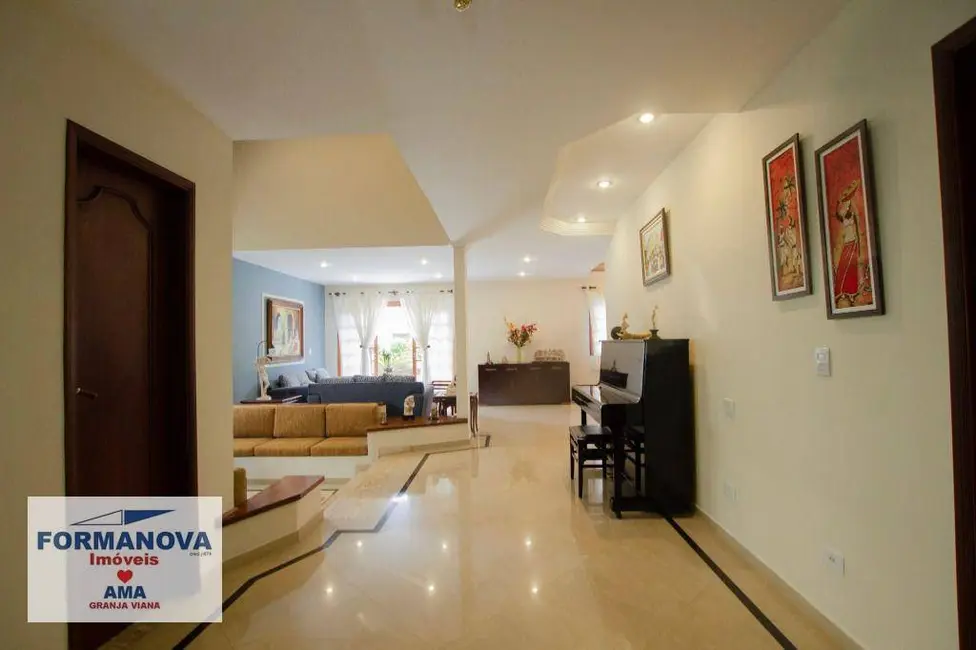 Casa de Condomínio com 4 quartos à venda, 518m2 em São Paulo II, Cotia - SP - imagem 6 Foto 6 de Casa de Condomínio com 4 quartos à venda, 518m2 em São Paulo II, Cotia - SP