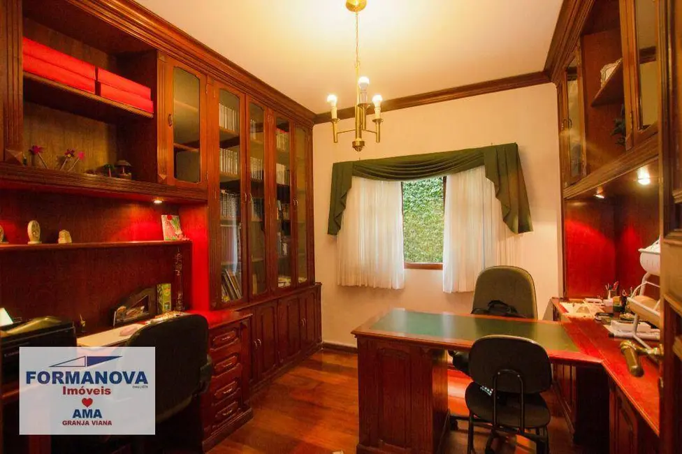 Casa de Condomínio com 4 quartos à venda, 518m2 em São Paulo II, Cotia - SP - imagem 3 Foto 3 de Casa de Condomínio com 4 quartos à venda, 518m2 em São Paulo II, Cotia - SP