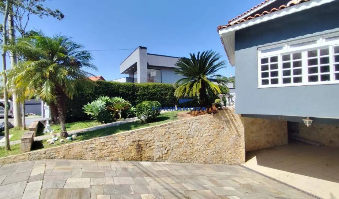 Foto 2 de Casa de Condomínio com 3 quartos para alugar, 560m2 em Jardim do Golf I, Jandira - SP