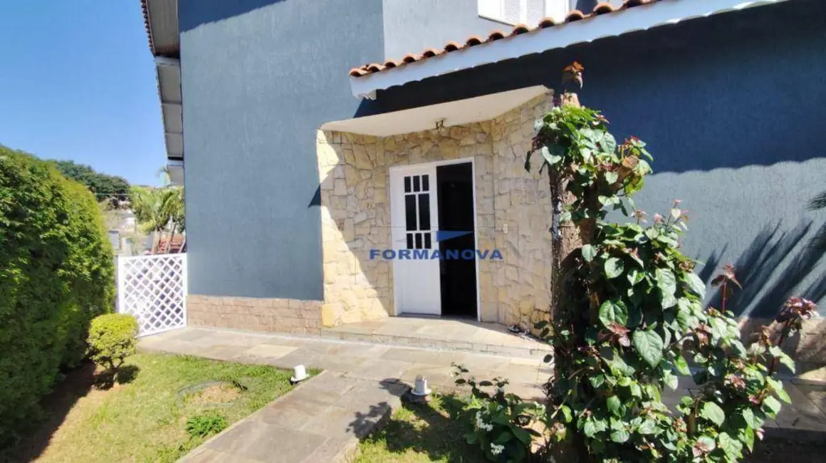Foto 1 de Casa de Condomínio com 3 quartos para alugar, 560m2 em Jardim do Golf I, Jandira - SP