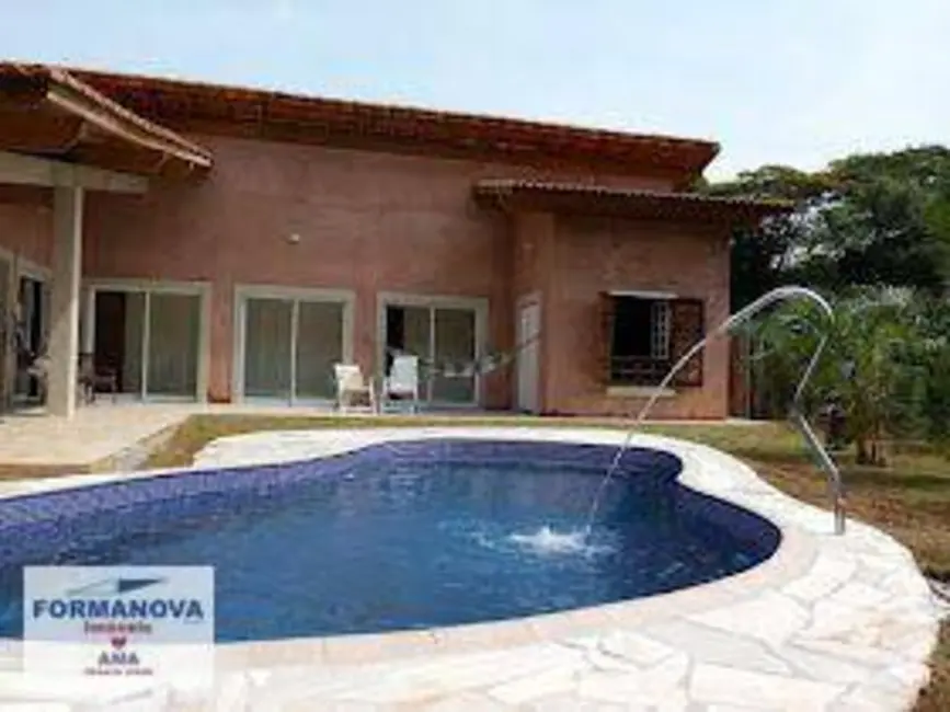 Foto 3 de Casa de Condomínio com 3 quartos à venda, 600m2 em Chácara de La Rocca, Carapicuiba - SP