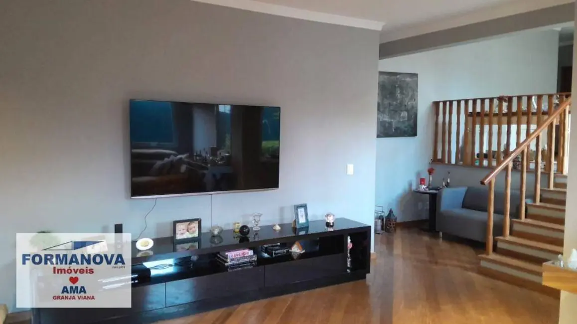 Foto 9 de Casa de Condomínio com 3 quartos à venda, 500m2 em Jardim Caiapiá, Cotia - SP