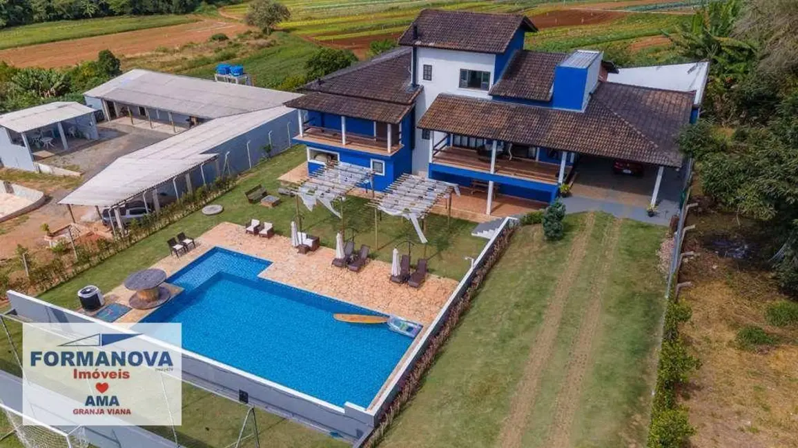 Casa com 5 quartos à venda, 2400m2 em Chácara Remanso (Caucaia do Alto), Cotia - SP - imagem 4 Foto 4 de Casa com 5 quartos à venda, 2400m2 em Chácara Remanso (Caucaia do Alto), Cotia - SP