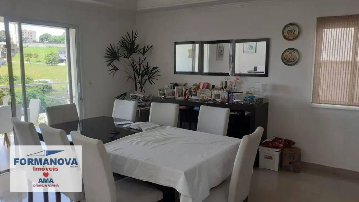 Foto 6 de Casa de Condomínio com 3 quartos à venda, 360m2 em Jardim Caiapiá, Cotia - SP