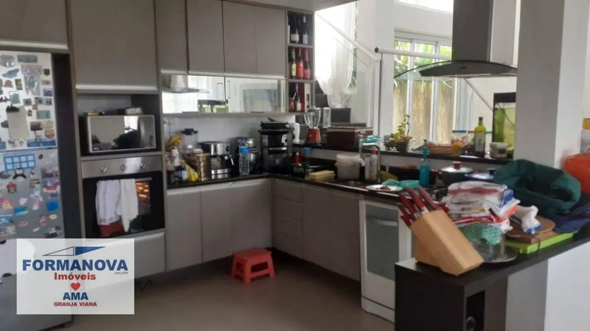 Foto 9 de Casa de Condomínio com 3 quartos à venda, 360m2 em Jardim Caiapiá, Cotia - SP