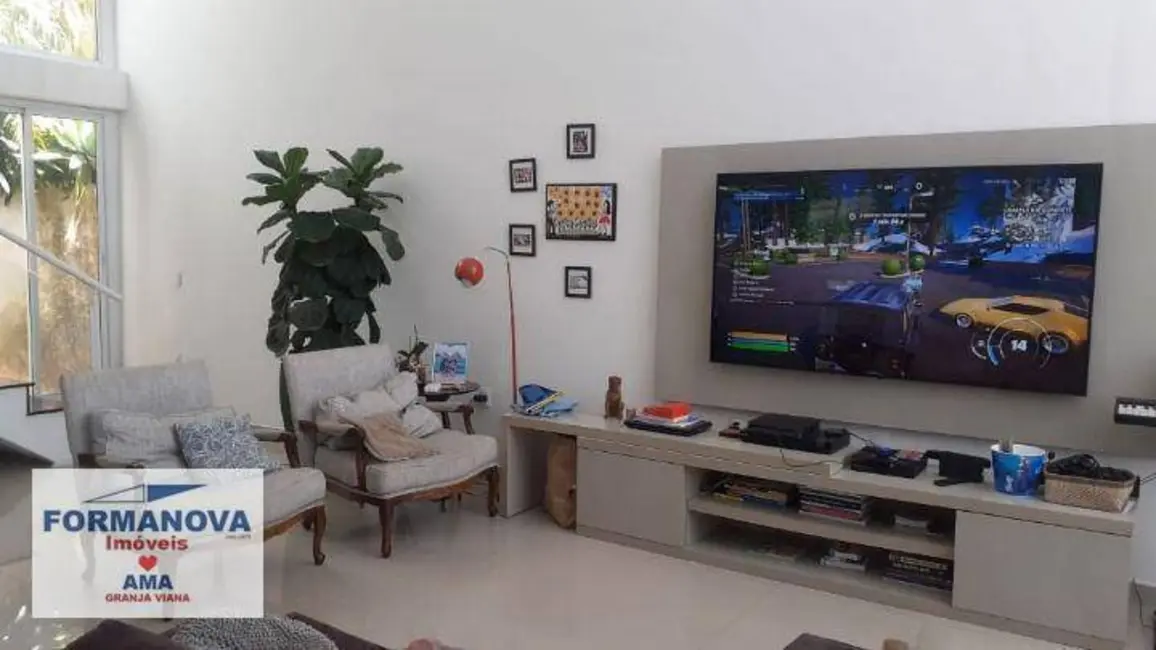 Foto 2 de Casa de Condomínio com 3 quartos à venda, 360m2 em Jardim Caiapiá, Cotia - SP