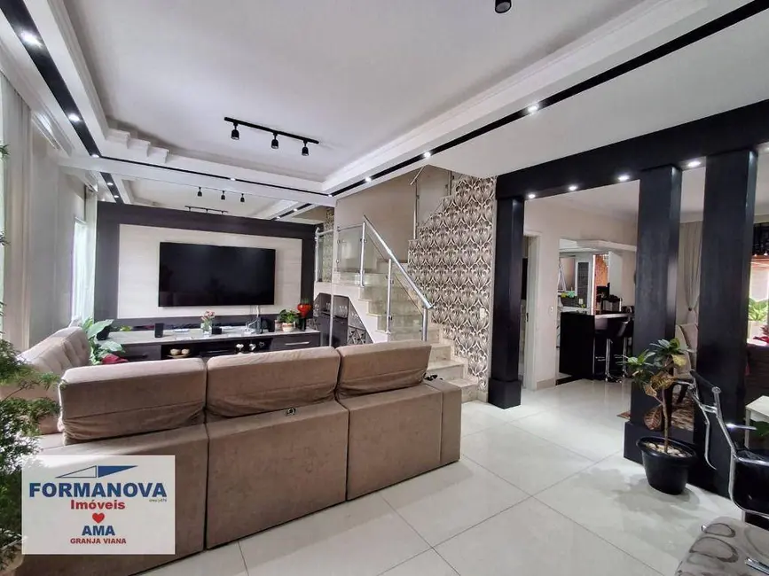 Casa de Condomínio com 3 quartos à venda, 212m2 em Chácara Canta Galo, Cotia - SP - imagem 4 Foto 4 de Casa de Condomínio com 3 quartos à venda, 212m2 em Chácara Canta Galo, Cotia - SP