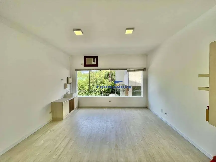 Sala Comercial à venda e para alugar, 39m2 em Granja Viana, Cotia - SP - imagem 1 Foto 1 de Sala Comercial à venda e para alugar, 39m2 em Granja Viana, Cotia - SP