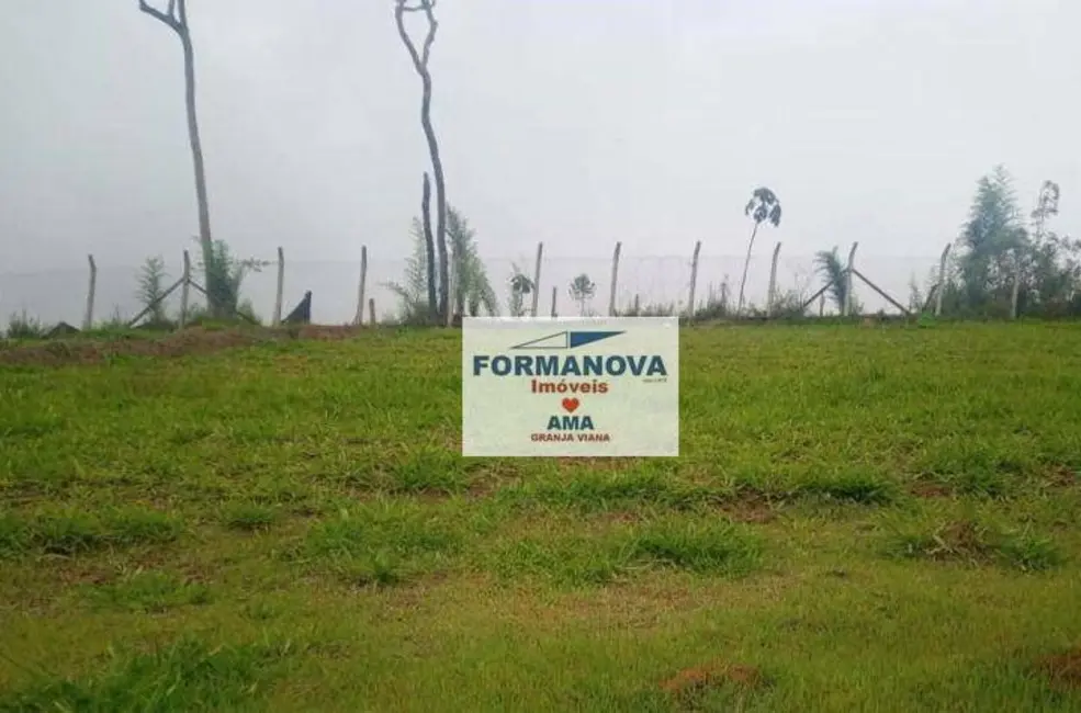 Foto 1 de Terreno / Lote à venda, 142m2 em Cotia - SP