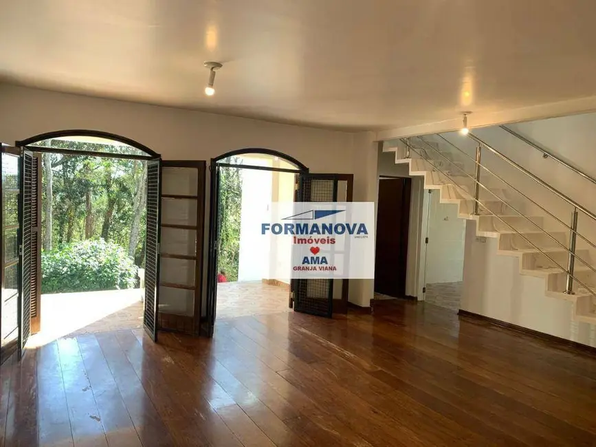 Foto 1 de Casa de Condomínio com 6 quartos para alugar, 1220m2 em Jardim Colibri, Cotia - SP