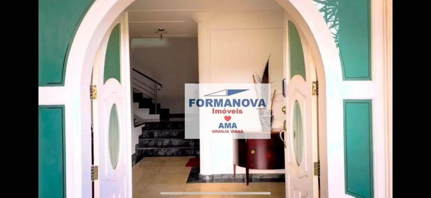 Casa de Condomínio com 5 quartos à venda, 570m2 em São Paulo II, Cotia - SP - imagem 3 Foto 3 de Casa de Condomínio com 5 quartos à venda, 570m2 em São Paulo II, Cotia - SP