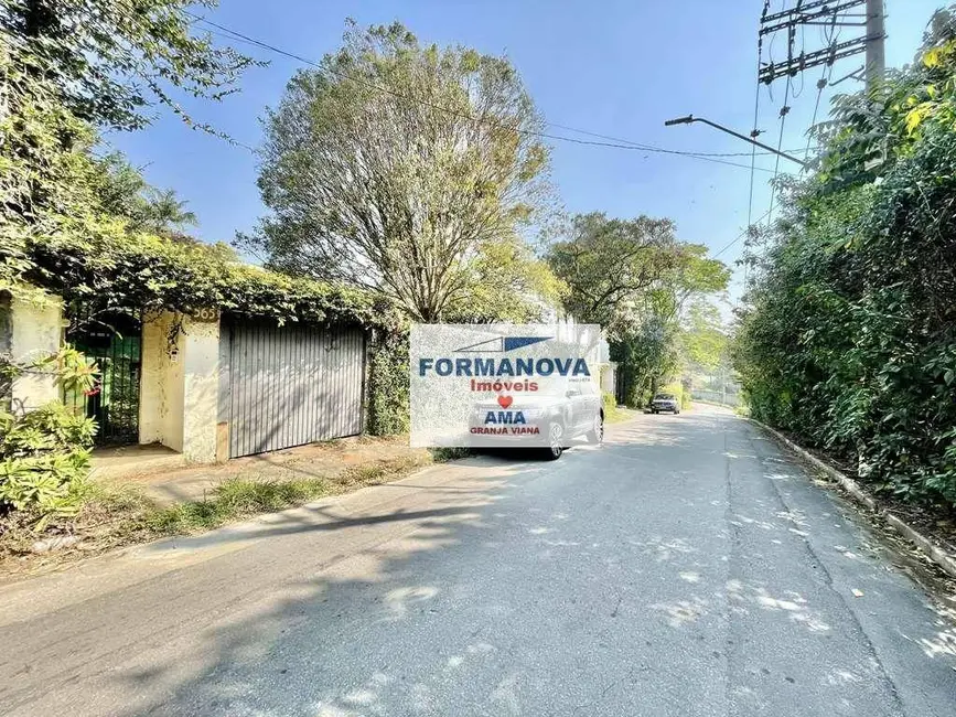 Casa com 4 quartos à venda e para alugar, 1147m2 em Vila Santo Antônio, Cotia - SP - imagem 3 Foto 3 de Casa com 4 quartos à venda e para alugar, 1147m2 em Vila Santo Antônio, Cotia - SP