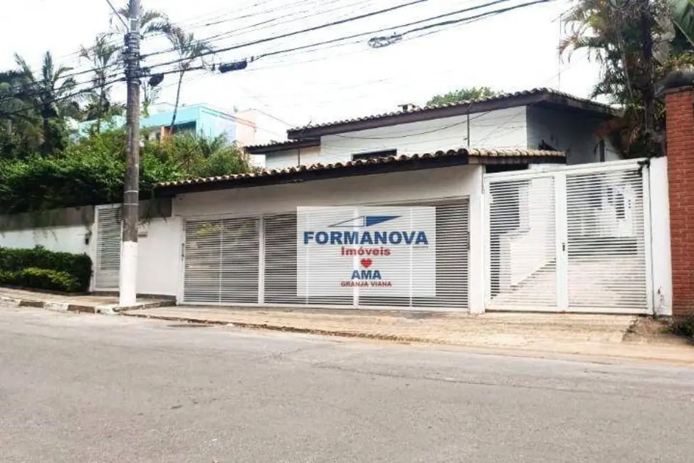 Foto 2 de Casa com 3 quartos à venda e para alugar, 800m2 em Vila Santo Antônio, Cotia - SP