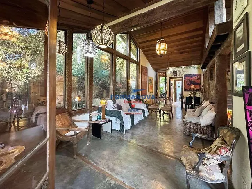 Casa com 5 quartos à venda, 1231m2 em Vila Santo Antônio, Cotia - SP - imagem 7 Foto 7 de Casa com 5 quartos à venda, 1231m2 em Vila Santo Antônio, Cotia - SP