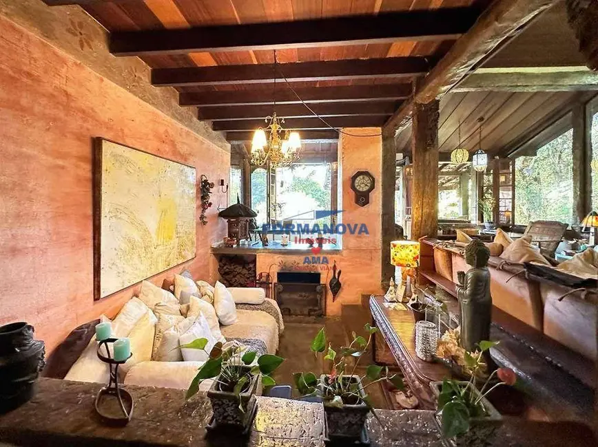 Casa com 5 quartos à venda, 1231m2 em Vila Santo Antônio, Cotia - SP - imagem 9 Foto 9 de Casa com 5 quartos à venda, 1231m2 em Vila Santo Antônio, Cotia - SP