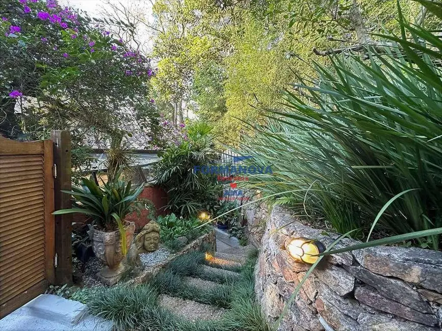 Casa com 5 quartos à venda, 1231m2 em Vila Santo Antônio, Cotia - SP - imagem 4 Foto 4 de Casa com 5 quartos à venda, 1231m2 em Vila Santo Antônio, Cotia - SP