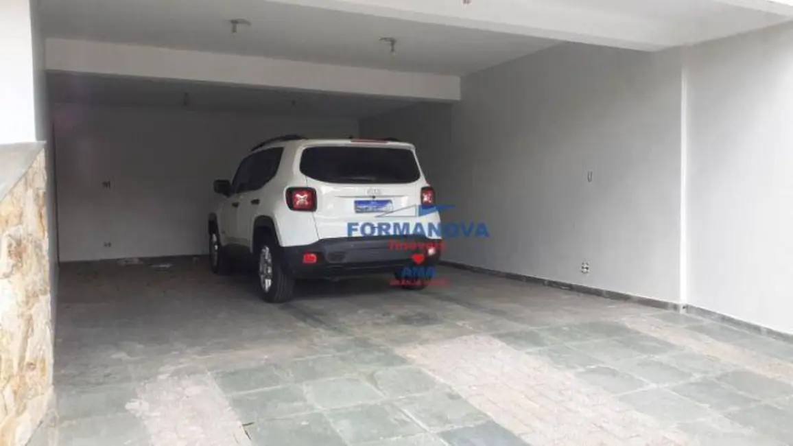 Foto 4 de Casa com 4 quartos à venda, 300m2 em Jardim Semiramis, Cotia - SP