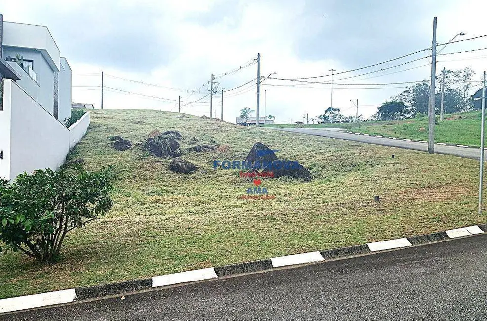 Foto 1 de Terreno / Lote à venda, 705m2 em Jardim do Golf I, Jandira - SP