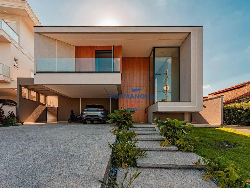 Foto 2 de Casa de Condomínio com 5 quartos à venda, 668m2 em Jardim do Golf I, Jandira - SP