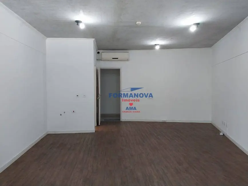 Foto 2 de Sala Comercial para alugar, 42m2 em Bosque do Vianna, Cotia - SP