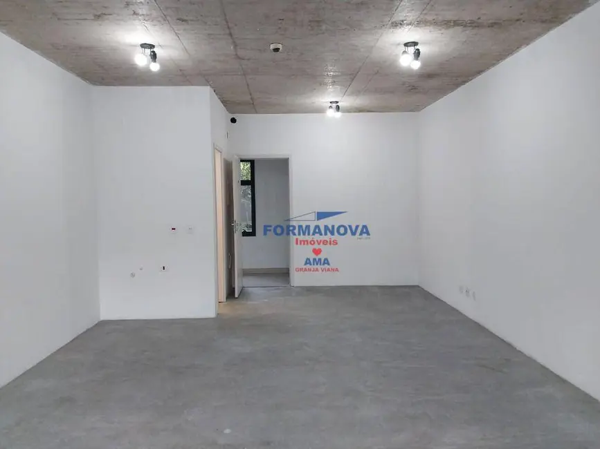 Sala Comercial para alugar, 40m2 em Bosque do Vianna, Cotia - SP - imagem 1 Foto 1 de Sala Comercial para alugar, 40m2 em Bosque do Vianna, Cotia - SP