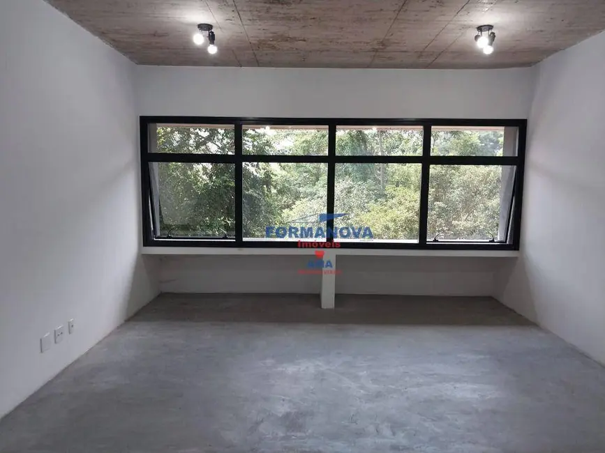 Sala Comercial para alugar, 40m2 em Bosque do Vianna, Cotia - SP - imagem 3 Foto 3 de Sala Comercial para alugar, 40m2 em Bosque do Vianna, Cotia - SP