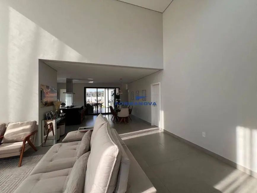 Casa de Condomínio com 4 quartos à venda, 605m2 em Jardim do Golf I, Jandira - SP - imagem 5 Foto 5 de Casa de Condomínio com 4 quartos à venda, 605m2 em Jardim do Golf I, Jandira - SP