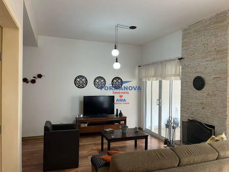 Casa de Condomínio com 4 quartos à venda, 200m2 em Jardim Maria Tereza, Cotia - SP - imagem 5 Foto 5 de Casa de Condomínio com 4 quartos à venda, 200m2 em Jardim Maria Tereza, Cotia - SP