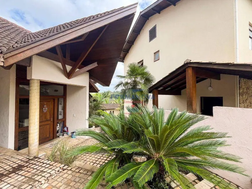 Foto 2 de Casa de Condomínio com 3 quartos à venda, 600m2 em Jardim do Golf I, Jandira - SP