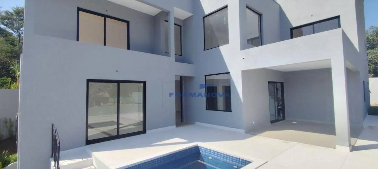 Casa de Condomínio com 3 quartos à venda, 500m2 em Chácara Moinho Velho, Carapicuiba - SP - imagem 2 Foto 2 de Casa de Condomínio com 3 quartos à venda, 500m2 em Chácara Moinho Velho, Carapicuiba - SP