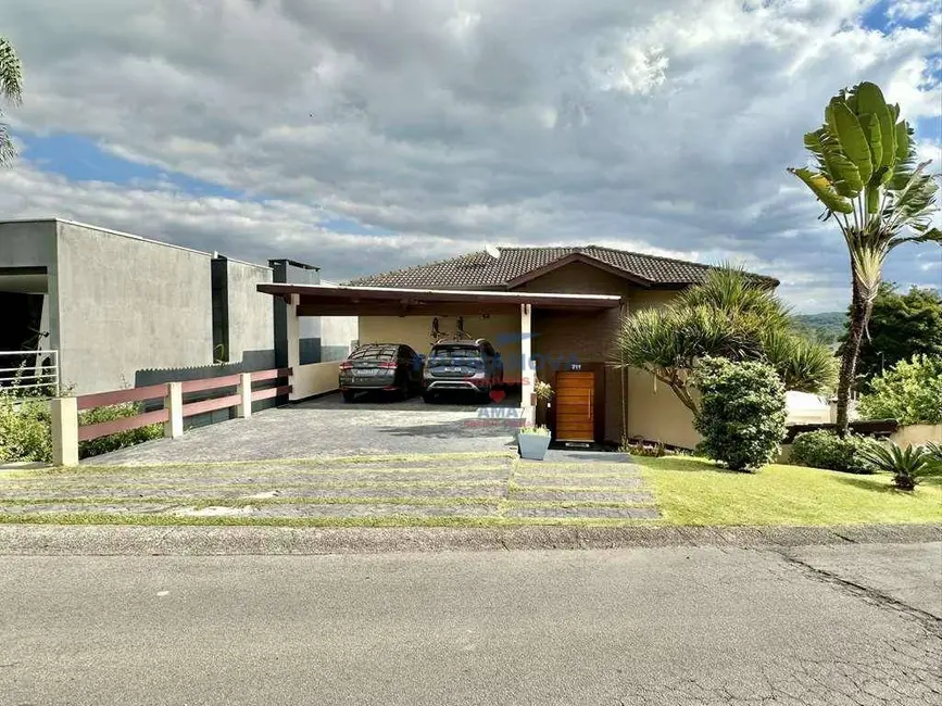 Foto 1 de Casa de Condomínio com 3 quartos à venda, 500m2 em Carapicuiba - SP